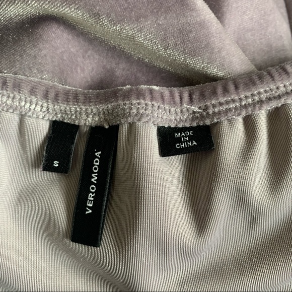 Vero Moda Beverly Velour Off Shoulder Bodysuit - Picture 5 of 7